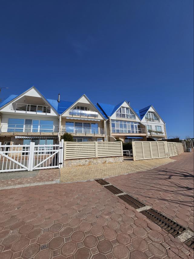 Продам коттедж первая линия моря в Совиньоне ID 52972 (Фото 1)