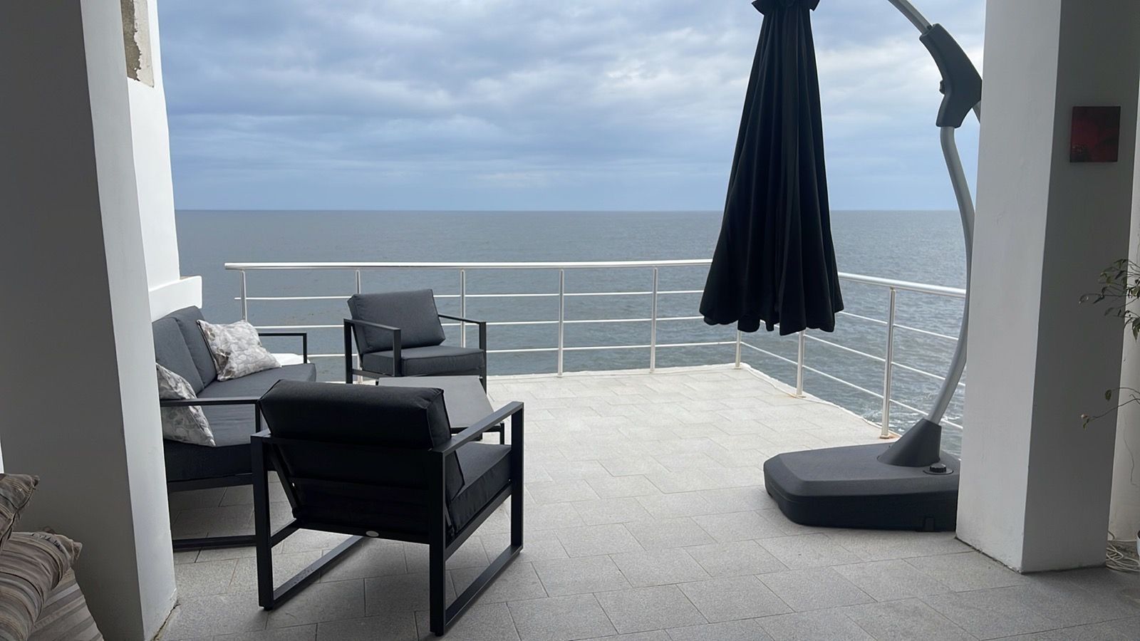 Продам дом с террасами с панорамным видом в первой линии моря. ID 53029 (Фото 1)