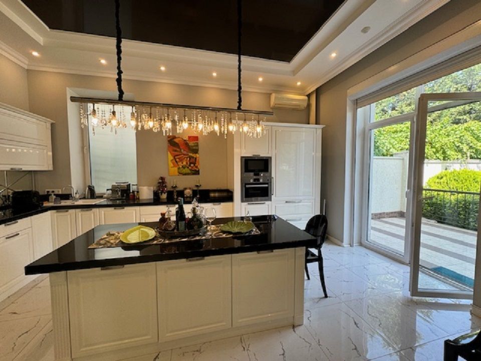 Эксклюзивный дом у моря на Фонтане с бассейном. ID 53116 (Фото 5)