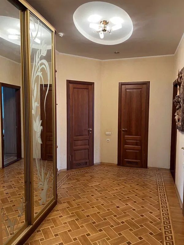 Просторная 3-комнатная квартира 127 м² в ЖК «Подкова» - 6 Фонтана. ID 53818 (Фото 4)