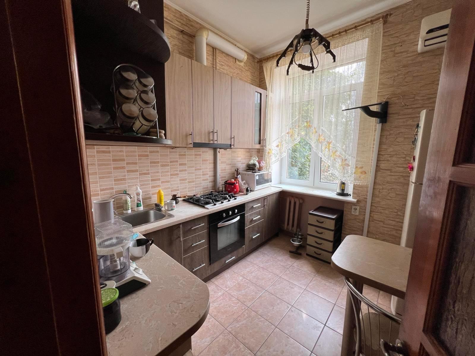 3-х комнатная квартира в сталинке, в районе Нового рынка. ID 53948 (Фото 2)