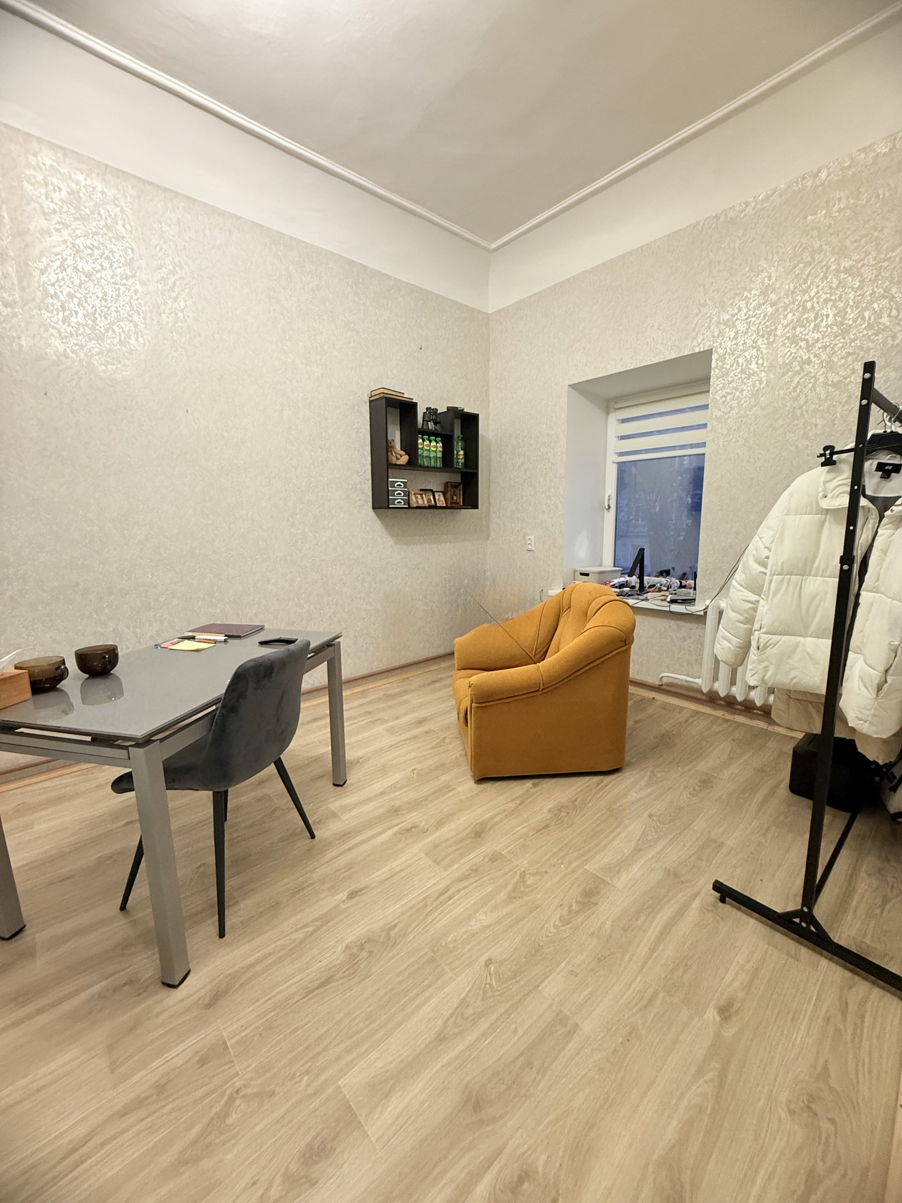 Продаётся тихая и светлая двухкомнатная квартира в центре города. ID 54002 (Фото 4)