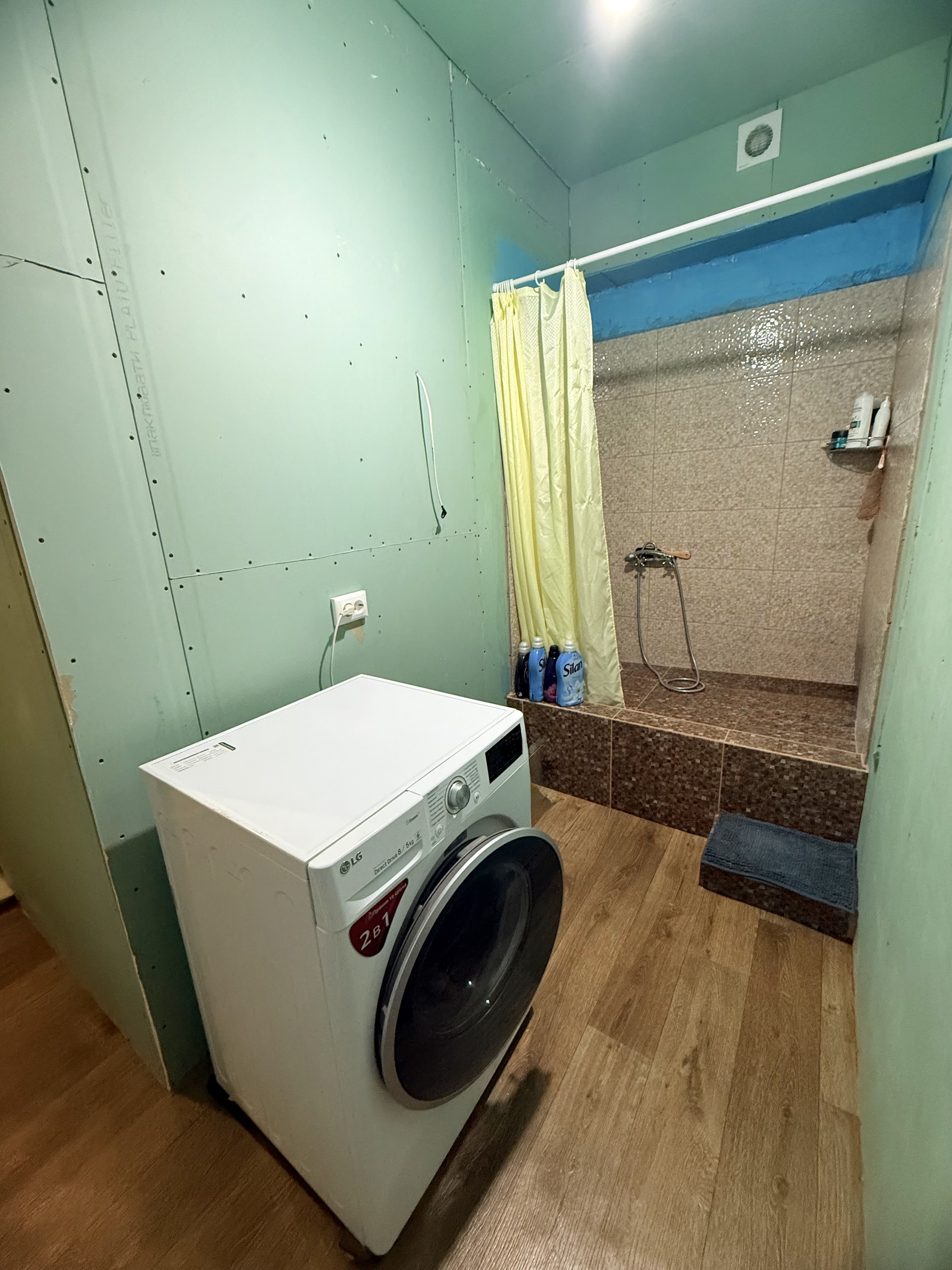 Продаётся тихая и светлая двухкомнатная квартира в центре города. ID 54002 (Фото 6)