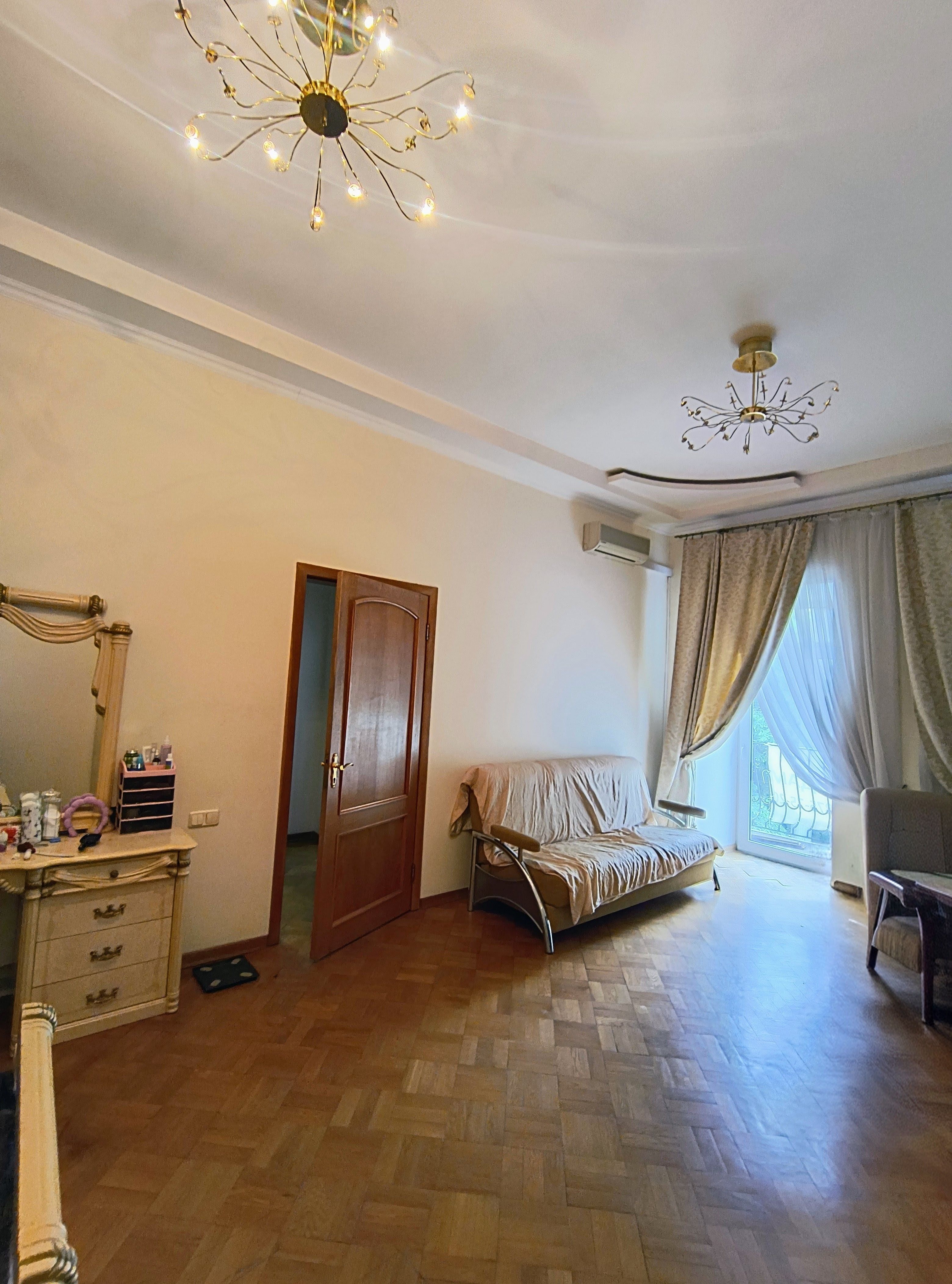 Для любителей центра: 2к.квартира с видом на Кировский парк. ID 54282 (Фото 5)