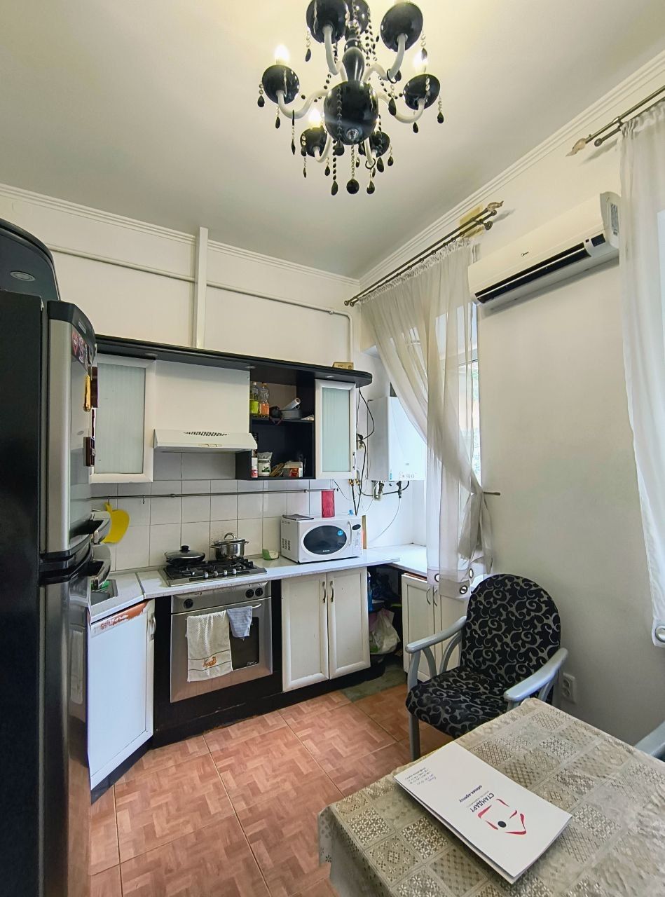 Для любителей центра: 2к.квартира с видом на Кировский парк. ID 54282 (Фото 1)