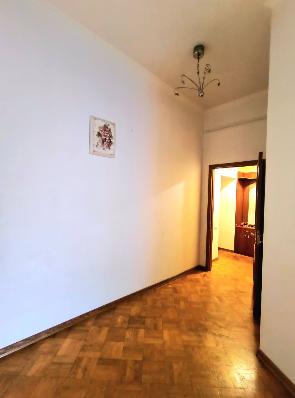 Для любителей центра: 1к.квартира с видом на Старобазарный сквер. ID 54282 (Фото 8)